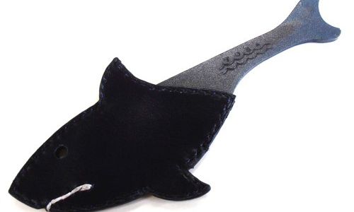 いただきもののマッコウクジラナイフのためにケースを作りました！クジラがサメに変身するケース