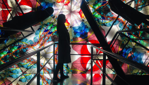 東海地方のお出かけスポットにオススメ！ギネスにも登録された世界最大の巨大万華鏡〜愛知県 三河工芸ガラス美術館